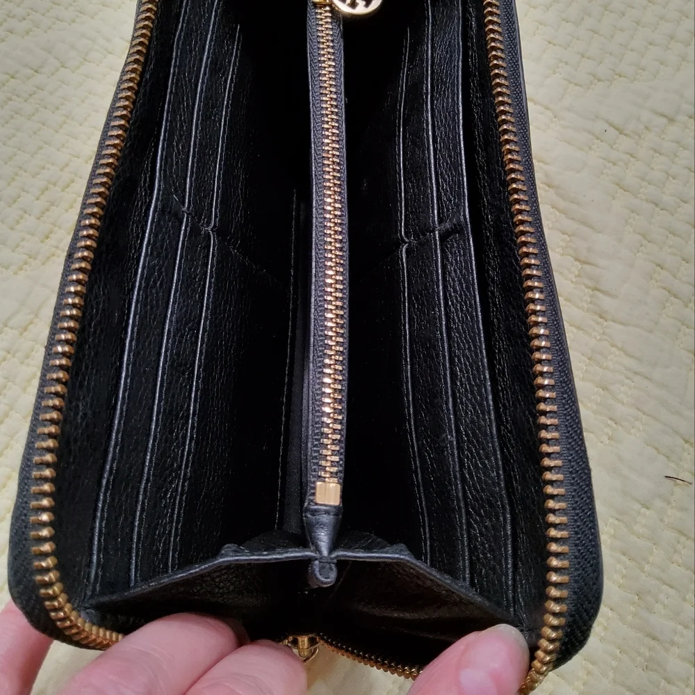 Tory Burch Black Leather Zip-Around Wallet